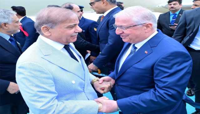 وزیر اعظم چار ملکی دورے کے پہلے مرحلے میں ترکیہ پہنچ گئے،پرتپاک استقبال