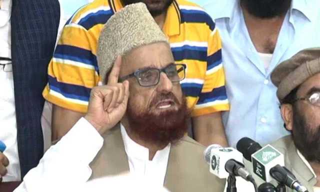 پاکستان کے 25کروڑ عوام اپنی فوج کیساتھ کھڑے ہیں، مفتی منیب الرحمان