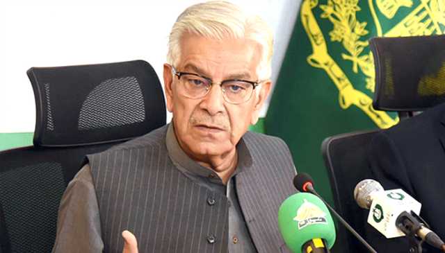 وزیر دفاع خواجہ آصف نے بھارت کے ساتھ مکمل جنگ کا خدشہ ظاہر کردیا