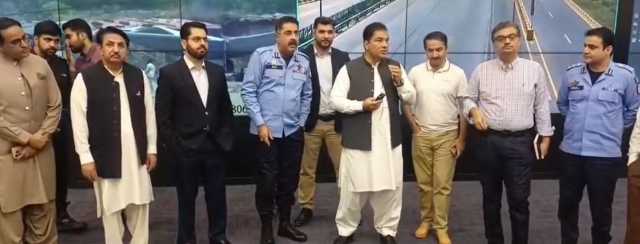 چیئرمین سی ڈی اے کی زیر صدارت سیف سٹی ہیڈکوارٹرز میں اعلی سطح کے اجلاس،صفائی سمیت دیگر انتظامات کا جائزہ