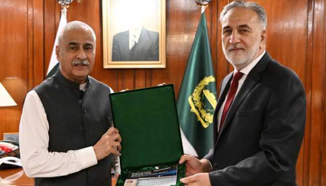 چیئرمین نیب نے اسپیکر ایاز صادق کو سالانہ رپورٹ 2023-24 پیش کر دی