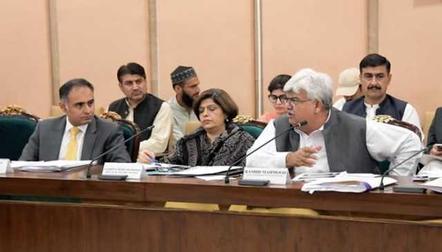 چیئرمین ایف بی آرکا امیر طبقے کی جانب سے 1233 ارب روپے ٹیکس چوری کا انکشاف