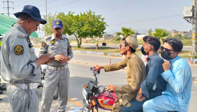 اسلام آباد: ٹریفک قوانین کی خلاف ورزی پر کریک ڈاؤن، ہزاروں گاڑیاں ضبط