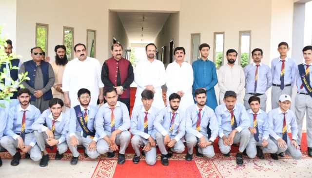 نجی تعلیمی ادارے پاکستان کی تعلیمی ترقی میں کلیدی کردار ادا کر رہے ہیں،ڈاکٹر ملک ابرار حسین