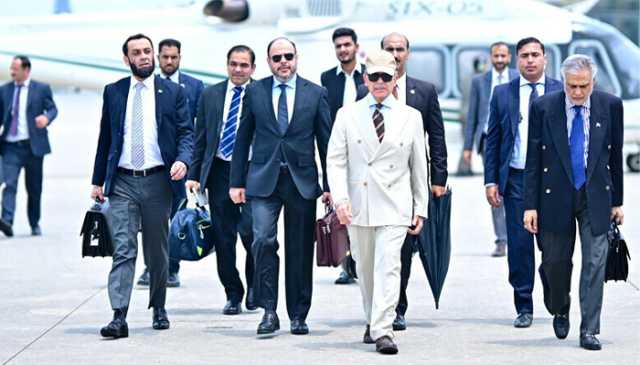 وزیراعظم شہباز شریف 2 روزہ دورے پر آذربائیجان روانہ