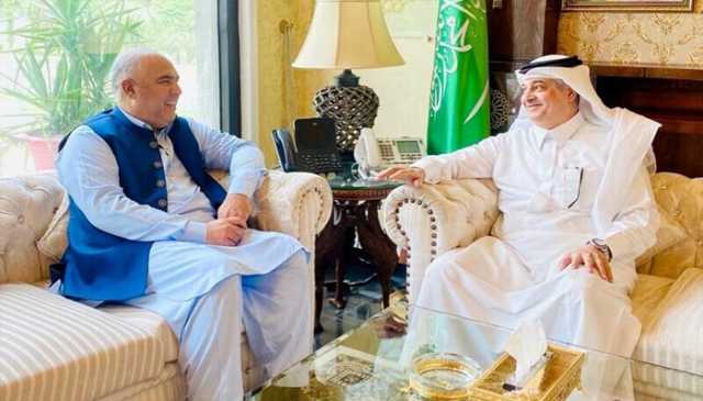 رہنما تحریک انصاف اسد قیصر کی سعودی سفیر نواف بن سعید المالکی سے ملاقات