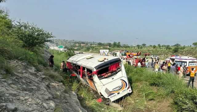 راولپنڈی سے لاہور جانے والی بس کو حادثہ، 8افراد جاں بحق