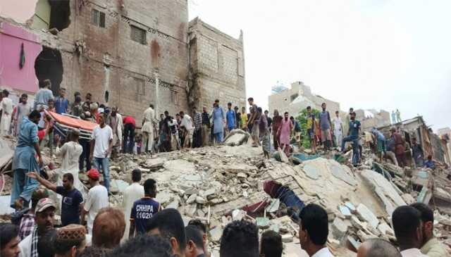 کراچی: لیاری میں 5 منزلہ عمارت منہدم، متعدد افراد ملبے تلے دب گئے
