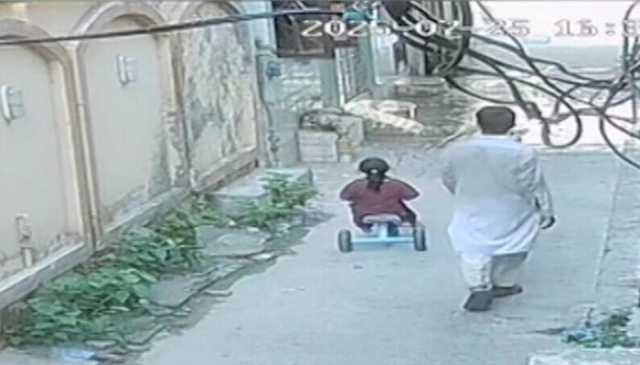 قصور، گلی میں کھیلتی بچی کے ساتھ نازیبا حرکت کرنے والا ملزم گرفتار