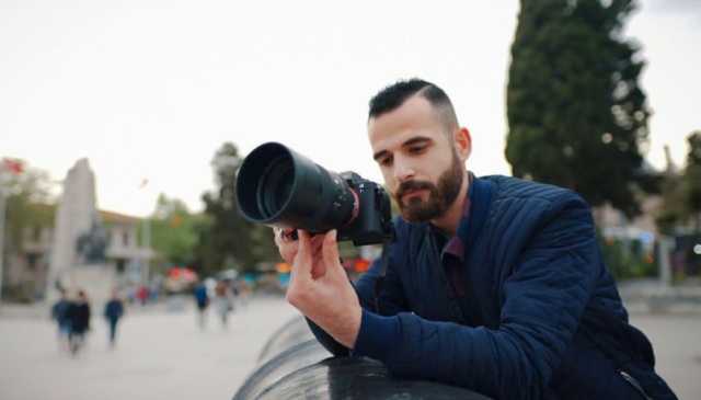 غزہ: اسرائیلی بمباری میں فلسطینی فلمساز اور صحافی اسماعیل ابو حطاب شہید