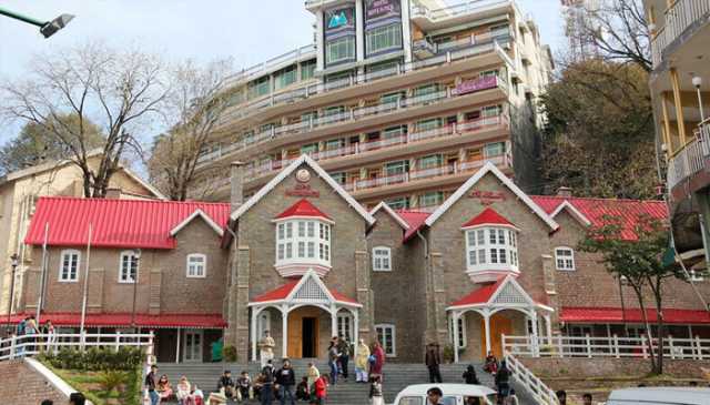 مری میں 3دن کیلئے دفعہ 144نافذ، صرف فیملیز کو داخلے کی اجازت ہوگی