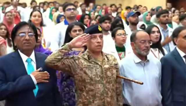ڈی جی آئی ایس پی آر لیفٹیننٹ جنرل احمد شریف چوہدری کا راولپنڈی میڈیکل یونیورسٹی کا دورہ