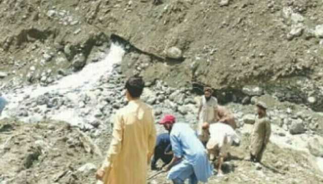 گلگت: دنیور نالے میں مٹی کا تودہ گر گیا، ملبے تلے دب کر8 رضاکار جاں بحق