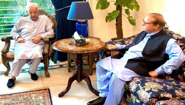 استعفے کی تردید کے بعد وزیر دفاع خواجہ آصف کی نواز شریف سے ملاقات