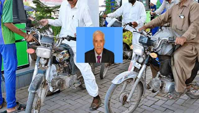 چنیوٹ ، جشن آزادی پر وفاقی وزیر سرمایہ کاری بورڈ کا موٹرسائیکل سواروں کو مفت پیٹرول کا تحفہ