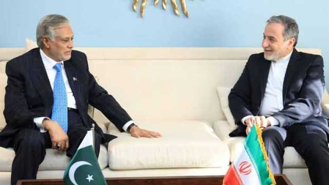 اسحاق ڈار کی سید عباس عراقچی سے ملاقات، تجارت و اقتصادی تعاون پر اتفاق