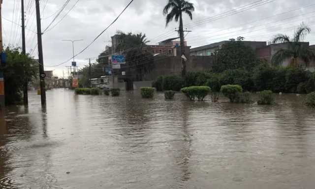گھر، فصلیں، دکانیں، بازار سب پانی کی نذر، گجرات میں 506 ملی میٹر بارش نے تباہی مچا دی