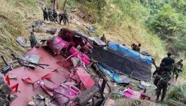 سری لنکا میں خوفناک حادثہ، سیاحوں کی بس کھائی میں گرنے سے 15 ہلاک