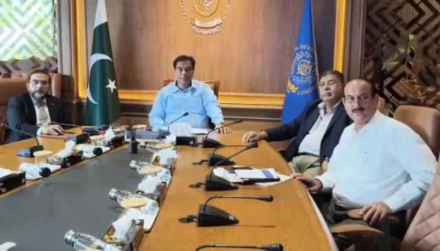 چیئرمین سی ڈی اے کی زیر صدارت اجلاس، اسلام آباد میں مختلف مقامات پر ابتدائی طور پر 100بڑے ریچارج ایبل ویلز بنانے کا فیصلہ