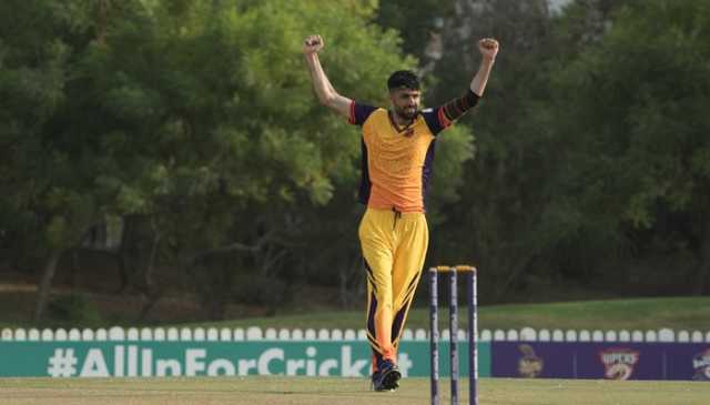 وسیم اکرم کی شاندار بولنگ، شارجہ واریئرز ڈویلپمنٹ کی گلف جائنٹس پر فتح