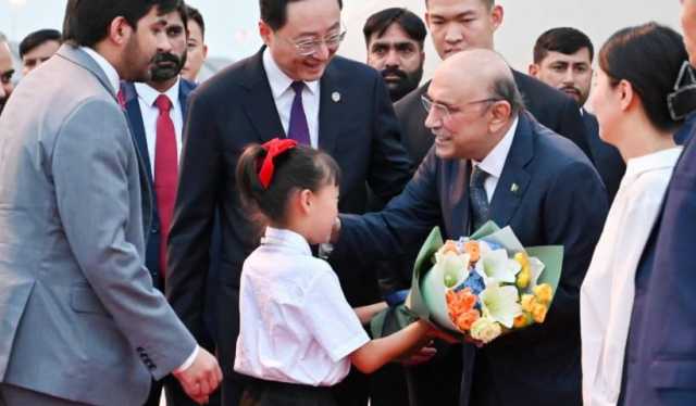 صدرِ مملکت آصف زرداری چین کے سرکاری دورے پر چنگدو پہنچ گئے