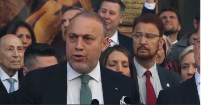 برطانیہ میں فلسطینی مشن کی عمارت کو سفارتخانے کا درجہ مل گیا، فلسطینی پرچم بھی لہرادیا گیا