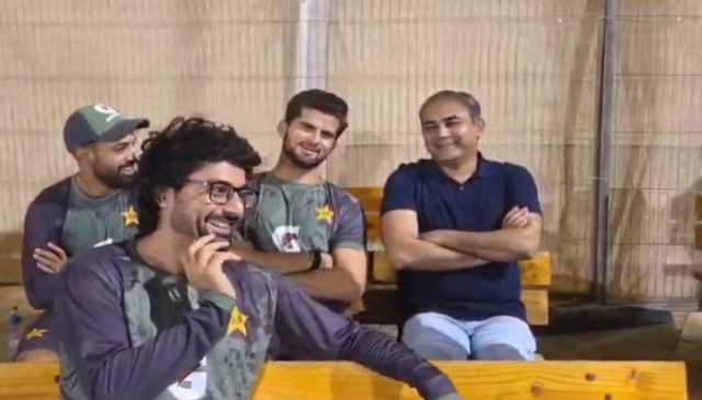 پاک بھارت ٹاکرا، محسن نقوی کی قومی ٹیم سے ملاقات، کھلاڑیوں کے حوصلے بلند کیے