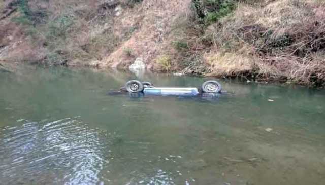 مالاکنڈ میں کار حادثے کا شکار ہوکر نہر میں جا گری، 5 افراد جاں بحق