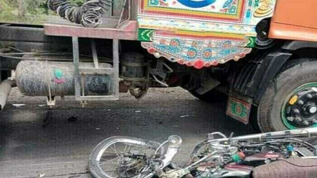 ٹینکر نے میاں اور حاملہ بیوی کو کچل دیا، موقع پر بچے کی پیدائش، تینوں چل بسے