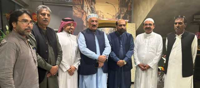 پیپلز پارٹی کے رہنما تسنیم احمد قریشی کی عمرہ ادائیگی، جدہ میں پرتکلف عشائیہ کا اہتمام