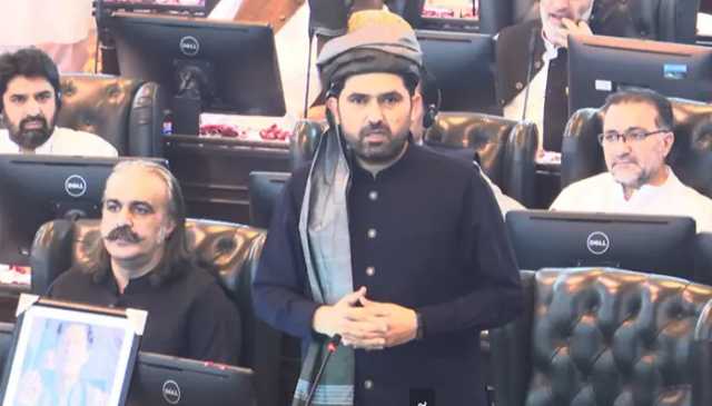 میرا قائد عمران خان فوجی آپریشن کیخلاف تھا، ہم بھی اس کے خلاف ہیں، نو منتخب وزیر اعلیٰ کے پی