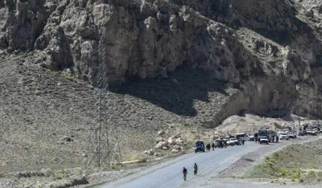 خضدار میں مسلح افراد کا تعمیراتی کیمپ پر حملہ، 18مزدور اغوا، گاڑیاں نذر آتش