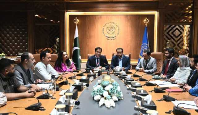 صوبائی وزیر خواجہ عمران نذیر کی زیر صدارت جڑواں شہروں میں ڈینگی کے حوالے سے اجلاس
