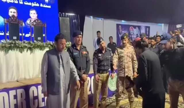 حکومت سندھ کا کامیاب امن مشن، کچے کے 72ڈاکو ہتھیار ڈال کر قومی دھارے میں شامل ہو گئے