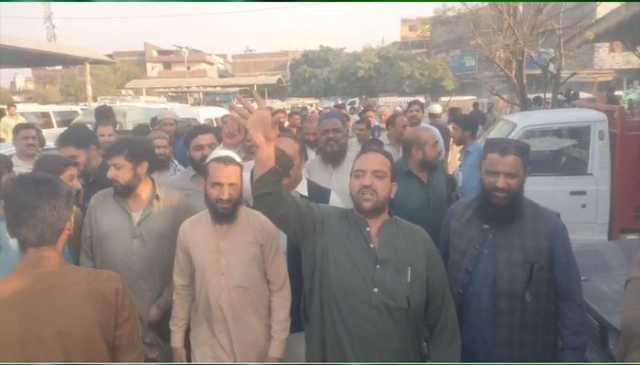 پیرودھائی کے علاقے میں تاجروں کا پیرا فورس کیخلاف شدید احتجاج