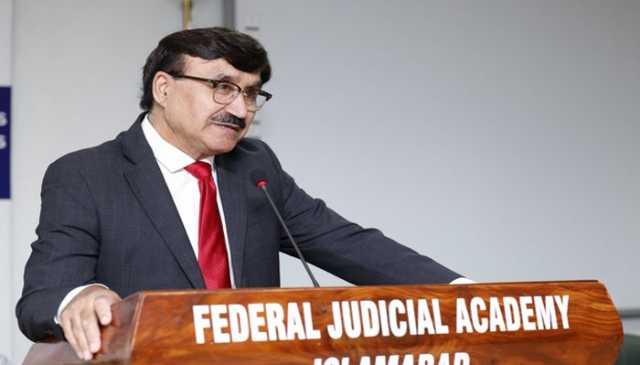 رجسٹرار سپریم کورٹ سلیم خان نے عہدے سے استعفیٰ دیدیا