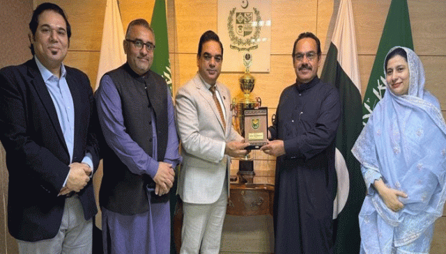 پاکستان قونصلیٹ جدہ میں سردار طاہر محمود کی جدہ ایکسپو کے منیجنگ ڈائریکٹر ابراہیم بخش کھوسہ سے ملاقات