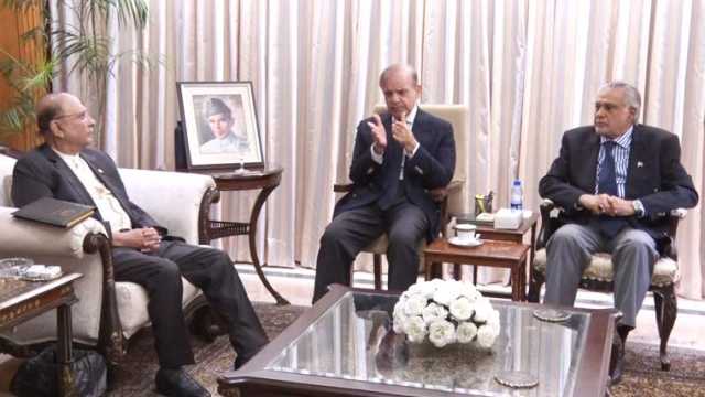 وزیراعظم کی صدر مملکت سے ملاقات، ملکی سیاسی و سکیورٹی صورتحال پر تبادلہ خیال