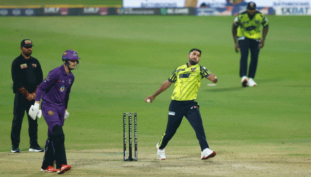 روومن پاول کی طوفانی بیٹنگ، یو اے ای بلز نے عجمان ٹائٹنز کو ایلیمینیٹر میں باہر کردیا