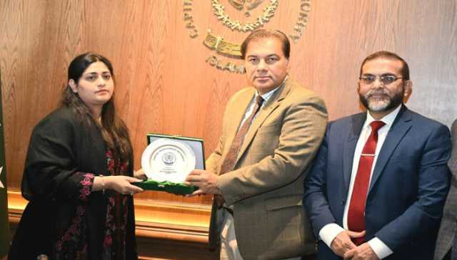 چیئرمین سی ڈی اے سے پنجاب مینجمنٹ سروسز کے پوسٹ انڈکشن ٹریننگ کورس کے افسران کی ملاقات