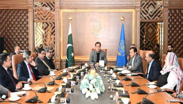 چیئرمین سی ڈی اے محمد علی رندھاوا کی زیر صدارت کیش لیس اکانومی کو مزید فروغ دینے کے حوالے سے اجلاس