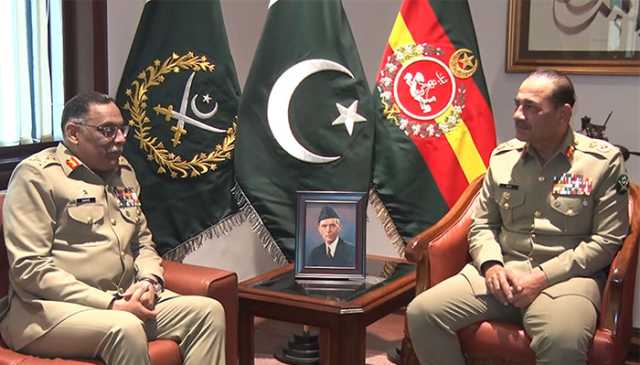 چیئرمین جوائنٹ چیفس آف سٹاف کمیٹی جنرل ساحر شمشاد مرزا کی فیلڈ مارشل سید عاصم منیر سے الوداعی ملاقات