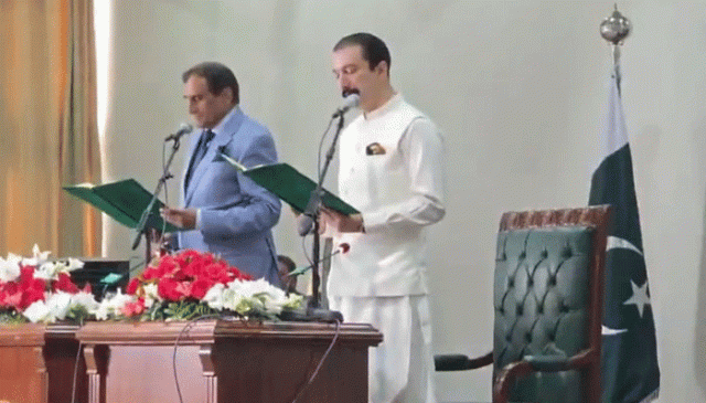 آزاد کشمیر کے نومنتخب وزیراعظم فیصل راٹھور نے عہدے کا حلف اٹھا لیا