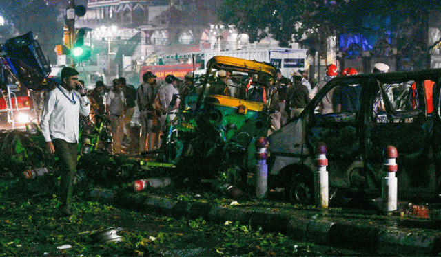 نئی دہلی دھماکہ: بھارتی سیاسی رہنما اور صحافیوں نے واقعہ کو “انتخابی فالس فلیگ” قرار دے دیا