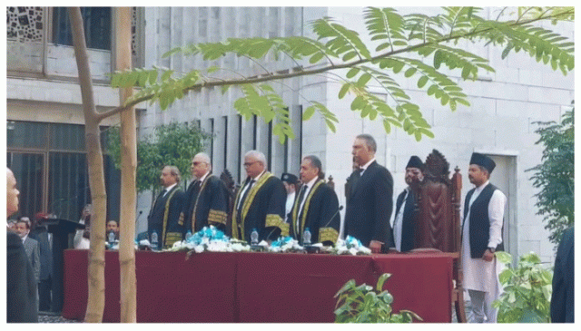 وفاقی آئینی عدالت کے 6 ججز کی تقرری، 3 نے حلف اٹھا لیا
