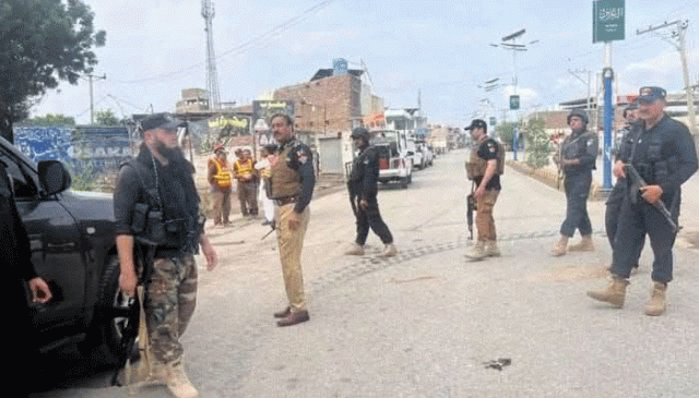 بنوں: امن کمیٹی کے دفتر پر خارجیوں کا حملہ، 7 بے گناہ شہریوں کو شہید کردیا