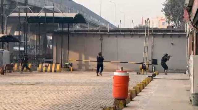 پشاور؛ ایف سی ہیڈکوارٹر پر خودکش حملہ، 3 دہشتگرد مارے گئے، 3 اہلکار شہید