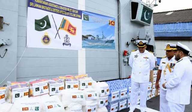 سری لنکا میں طوفان دتواہ سے تباہی، پاک بحریہ نے امدادی کارروائیاں شروع کردیں