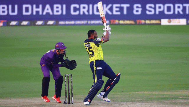 کیرون پولارڈ کی دھواں دار اننگز، بُلز نے ٹائٹنز کو تین وکٹ سے شکست دی