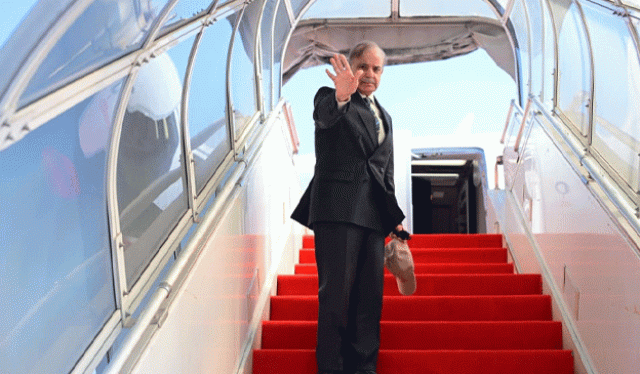 وزیراعظم آذربائیجان کے یومِ فتح کی 5 ویں سالگرہ کی تقریب میں شرکت کیلئے باکو روانہ